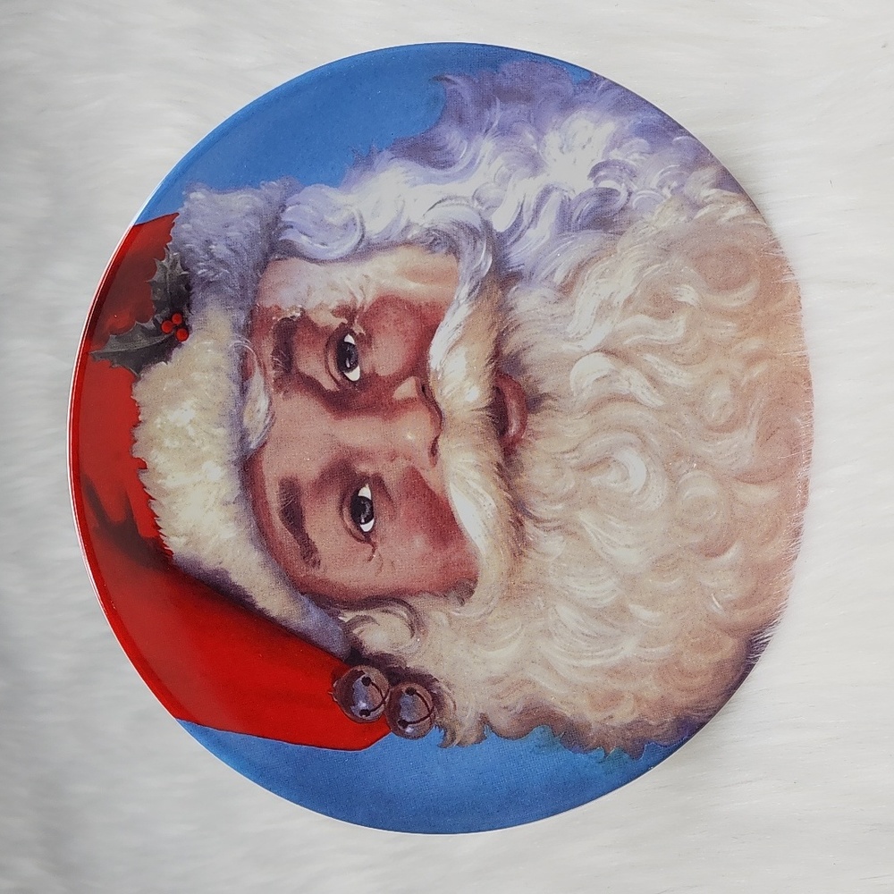 Michael Jaroszko New Seasons Christmas Santa Plate 8 1/4" Retired
